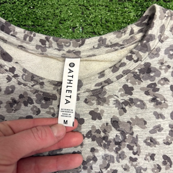 Athleta Studio to Street Print Sweatshirt in Heather Grey Libra, Size M - Picture 4 of 8